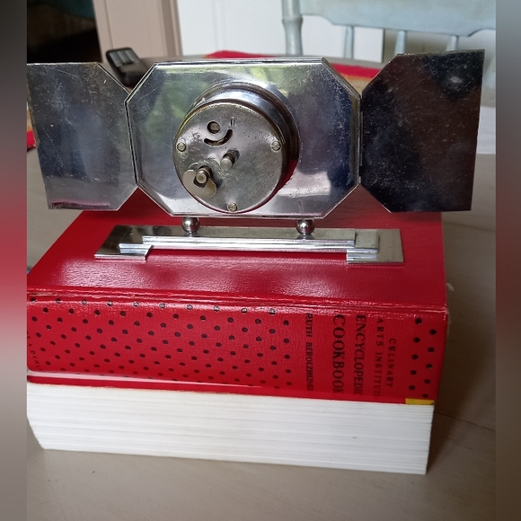 Antique Art Deco Desktop Clock - Picture 4 of 12